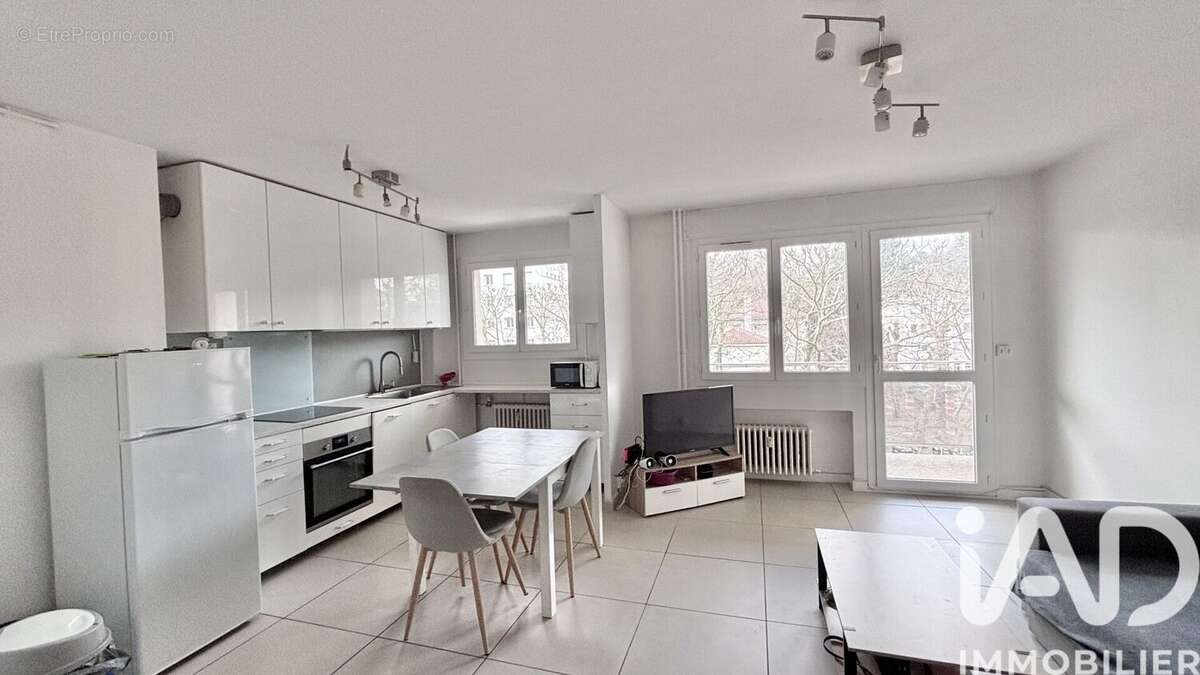 Photo 3 - Appartement à SAINT-ETIENNE