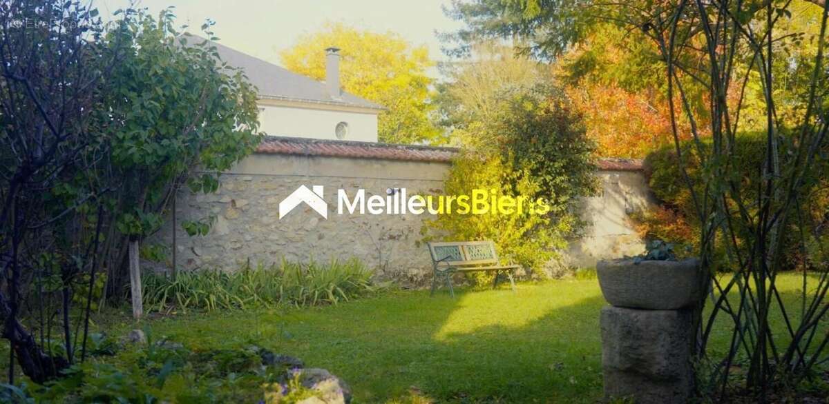Maison à SAINT-THIBAULT-DES-VIGNES