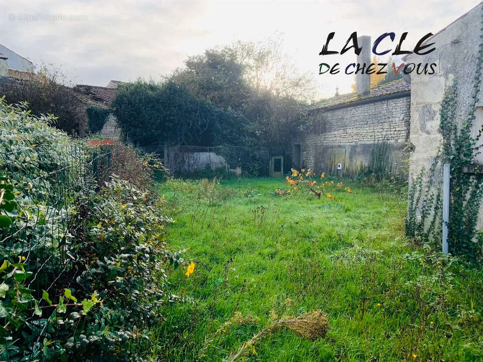 Maison à NIEUL-SUR-L&#039;AUTISE