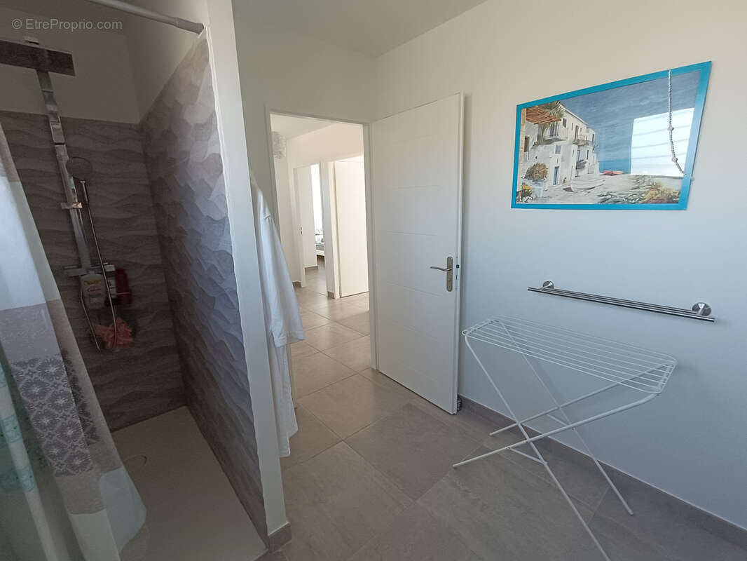 Maison à SAINT-LAURENT-DE-LA-SALANQUE