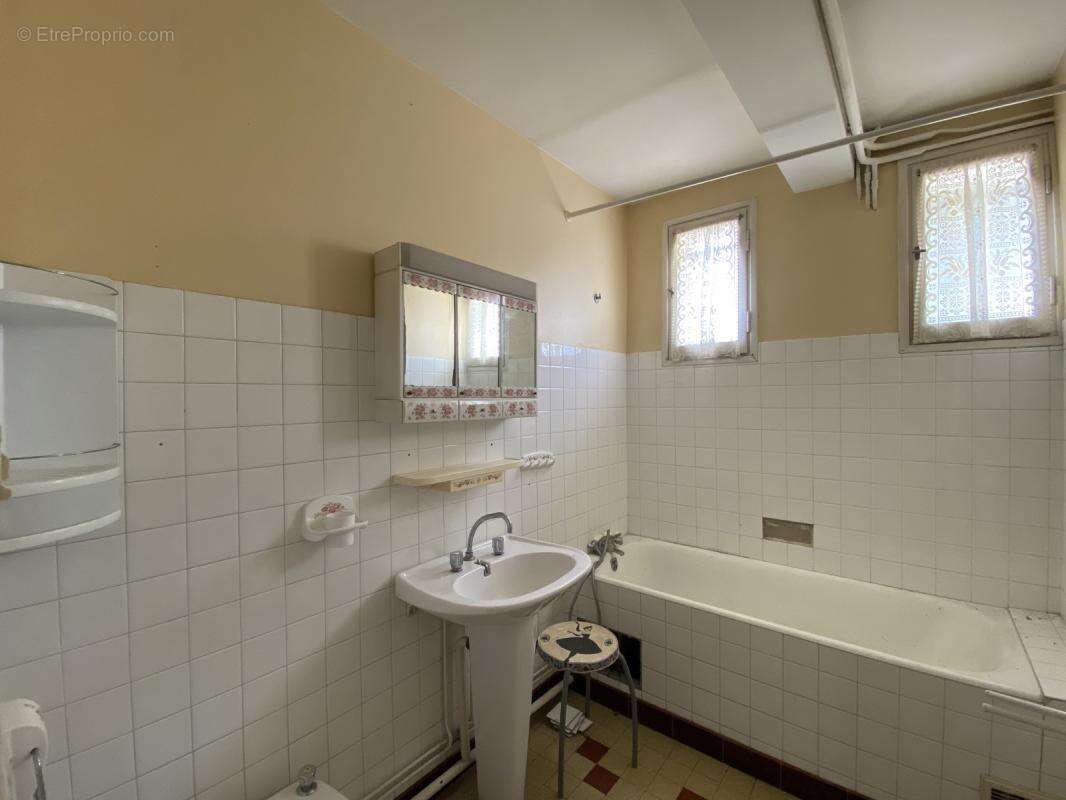 Maison 8 pièces 215 m² Balma  Grand terrain au calme - photo 15