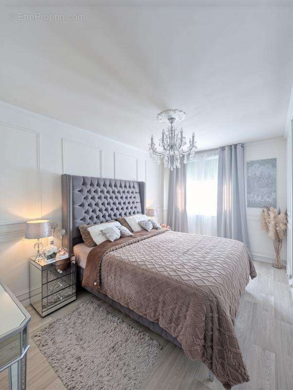 Appartement à PIERRE-BENITE