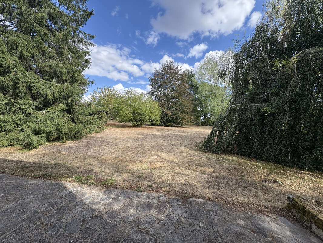 Maison à CHATEAUPONSAC