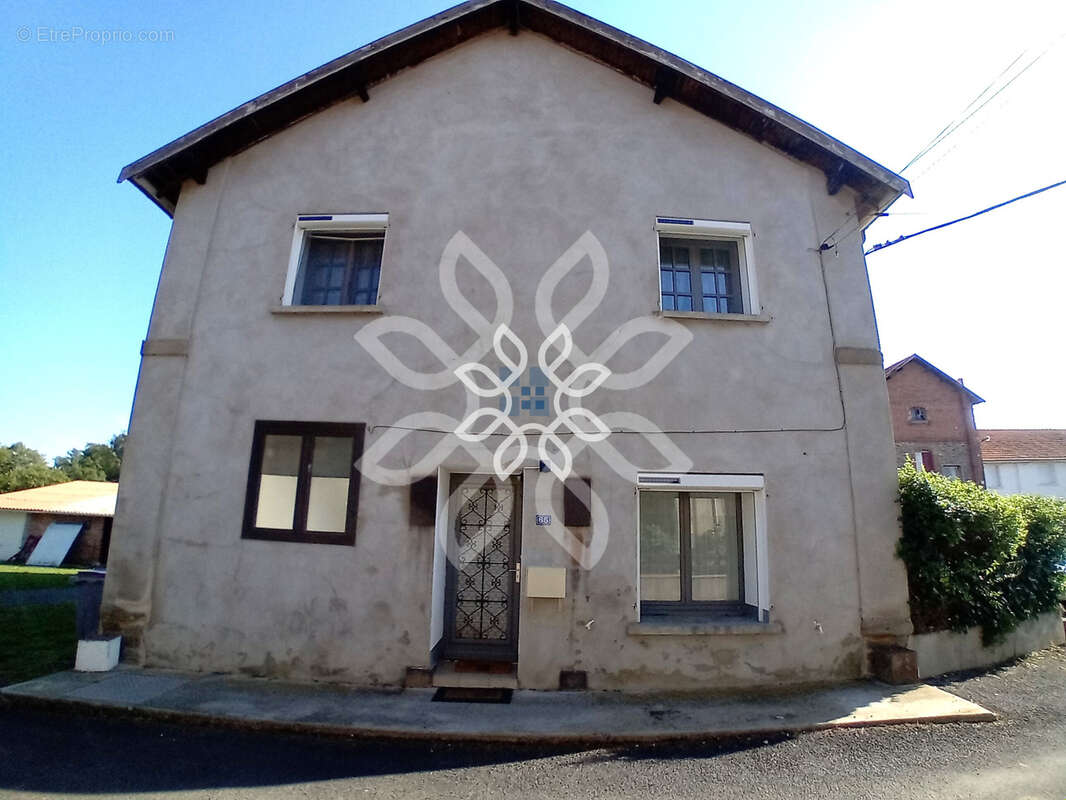 Charmante maison de village à Vergongheon   Un cocon familial plein de potentiel ! - photo 20