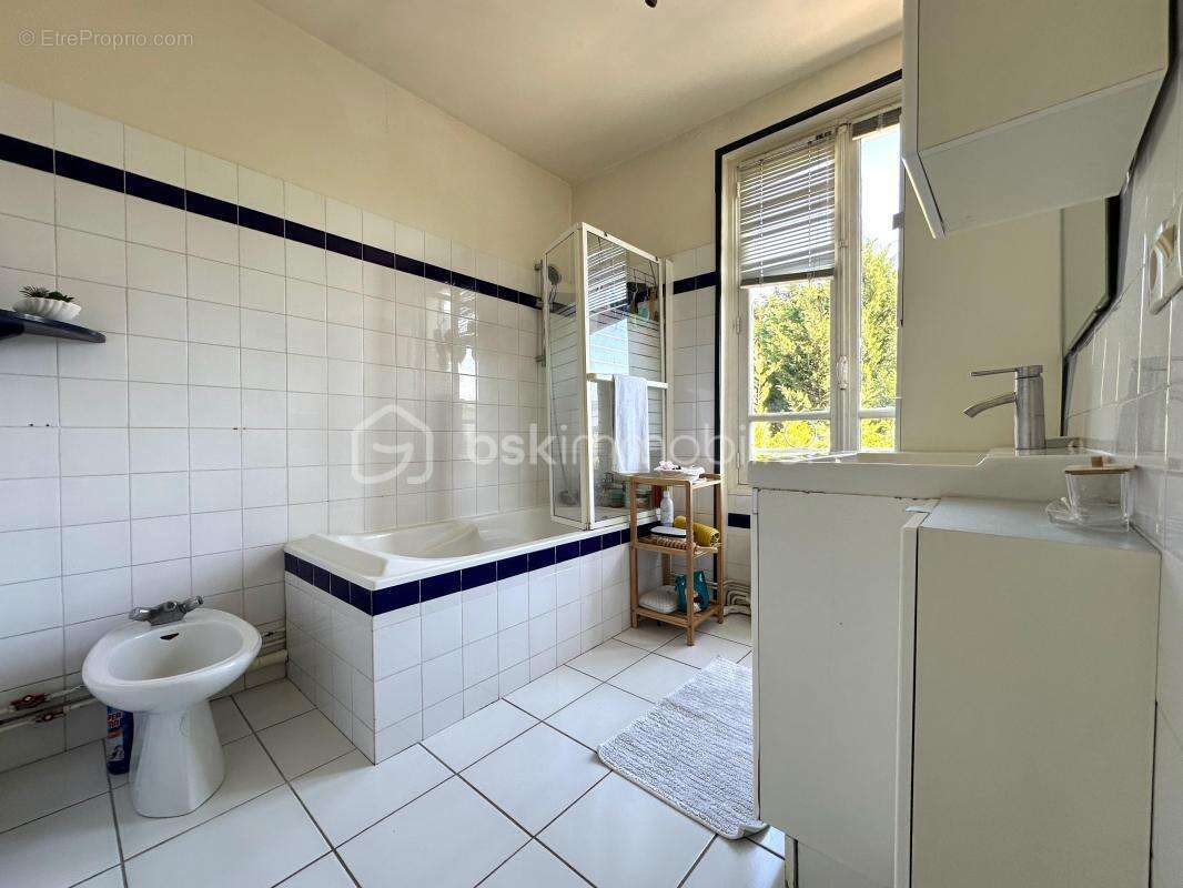Saint-Ouen-l’Aumône – Maison de maître 150 m², jardin plein sud avec terrain divisible et constructible - photo 9