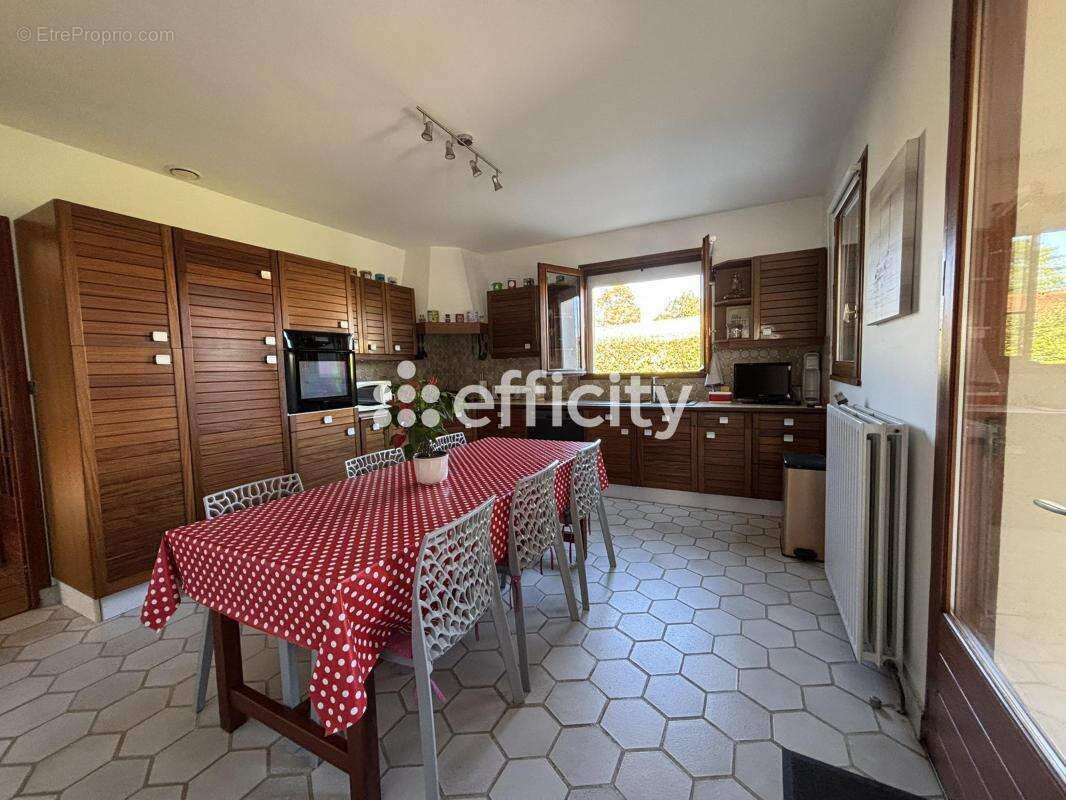 Maison à AIGREFEUILLE-D'AUNIS