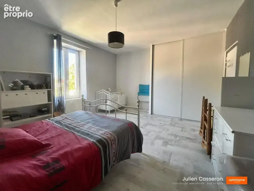 Chantonnay centre – Maison 153 m² – 3 chambres, piscine et garage - photo 9