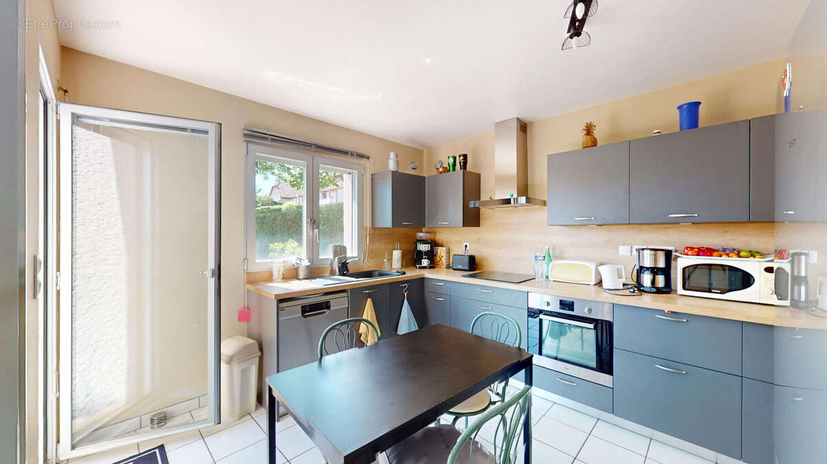 Maison à MISEREY-SALINES