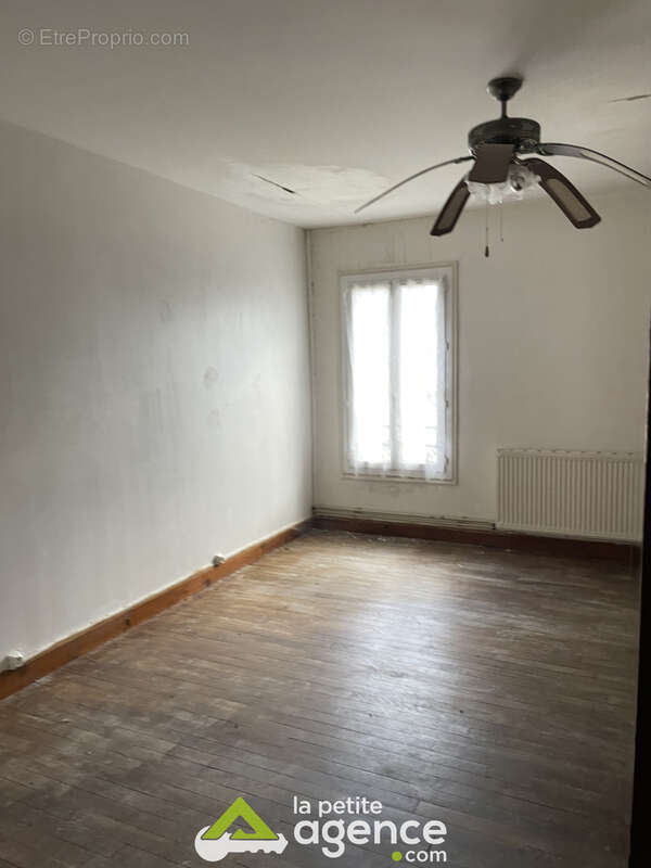 Maison à VEAUGUES