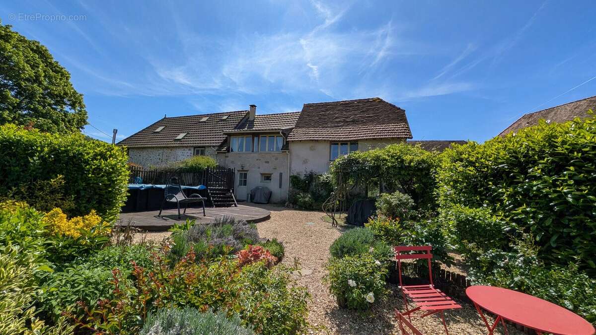 Maison à BEAULIEU-SUR-DORDOGNE