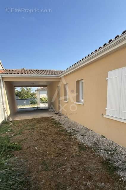 Saint-yrieix - pavillon plain pied 3 chambres avec jardin - photo 16
