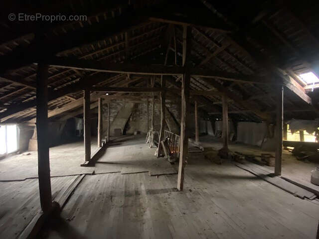 Ancien corps de ferme renover sur terrain de 3109 m2 - photo 14