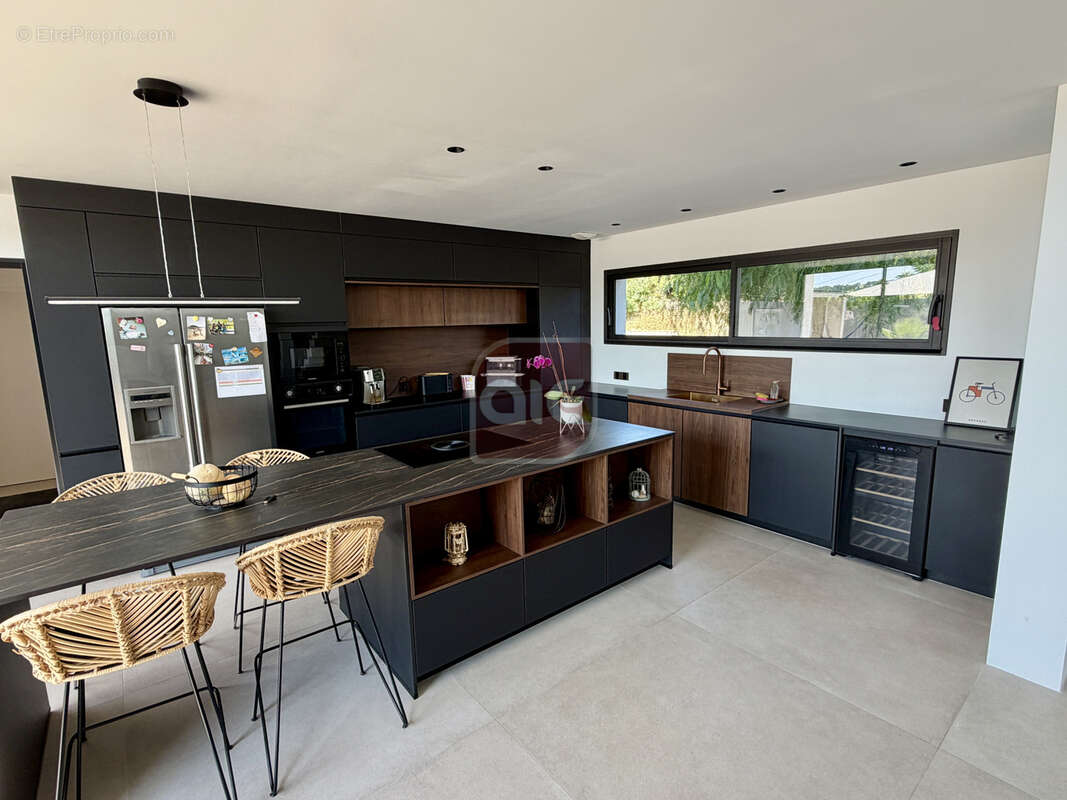 PRADES LE LEZ: Superbe contemporaine de près de 180 m2 sur une parcelle de 700 m2 avec piscine - photo 7
