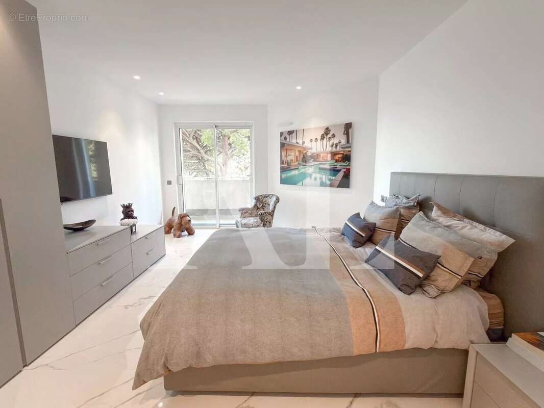 Appartement à VALLAURIS