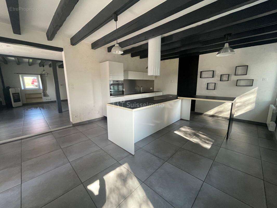 Appartement à EVETTE-SALBERT