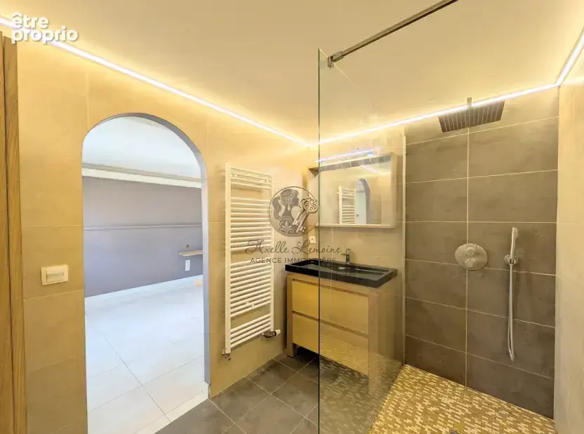 Lentilly   maison à fort potentiel à rénover   140,55 m2 habitables   terrain de 1 200 m2   piscine - photo 17