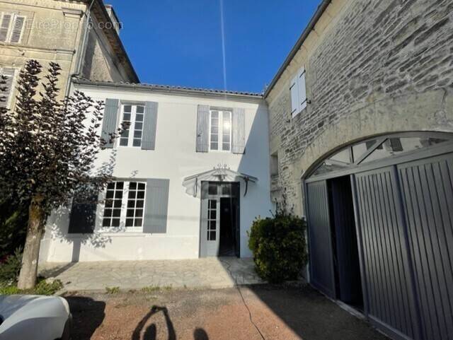 Maison à AUTHON-EBEON