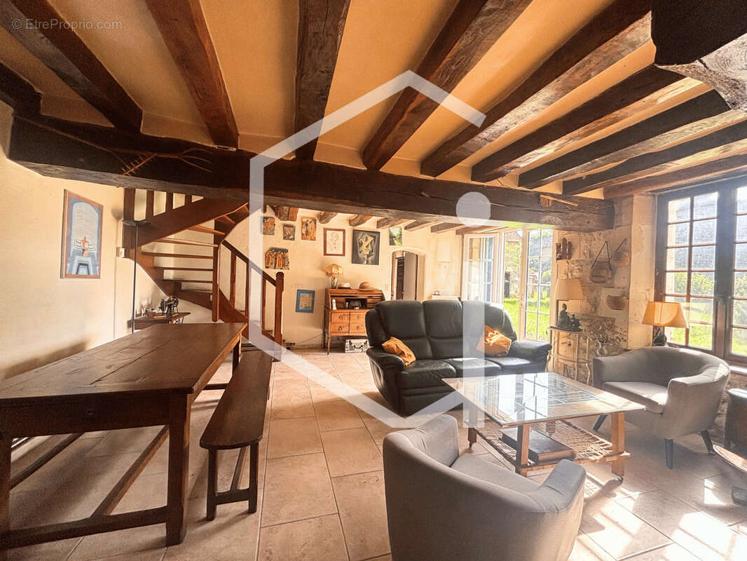 Maison à SURY-PRES-LERE