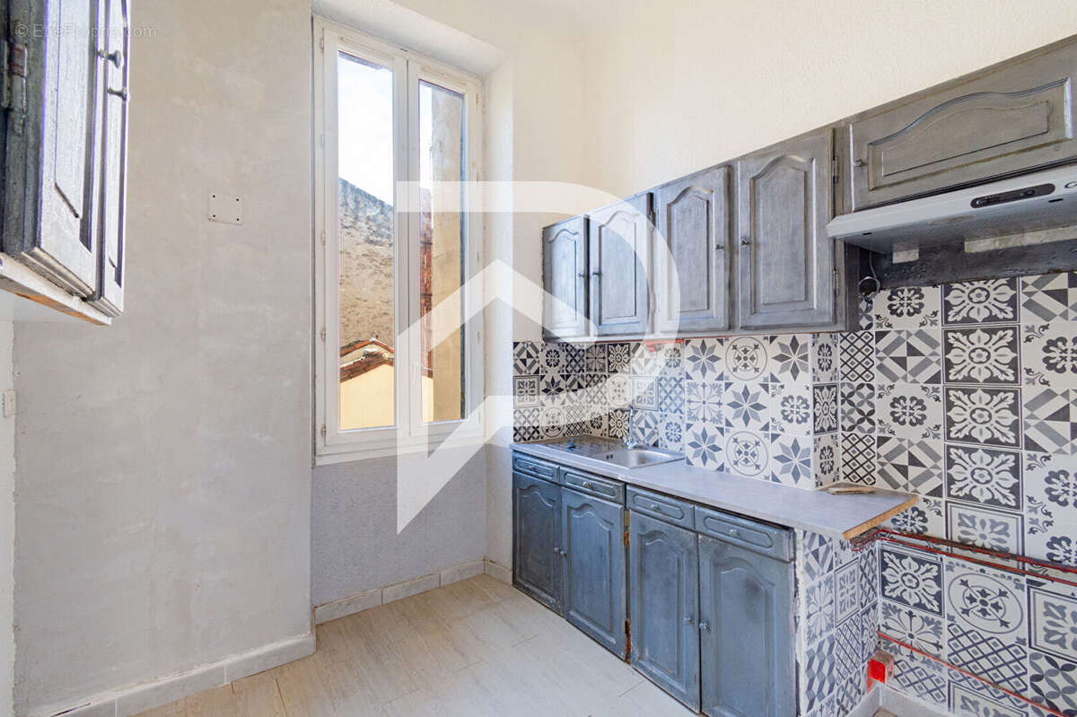 Appartement à MARSEILLE-5E