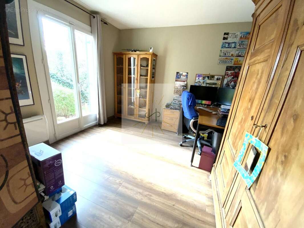 Maison à MONTELIMAR