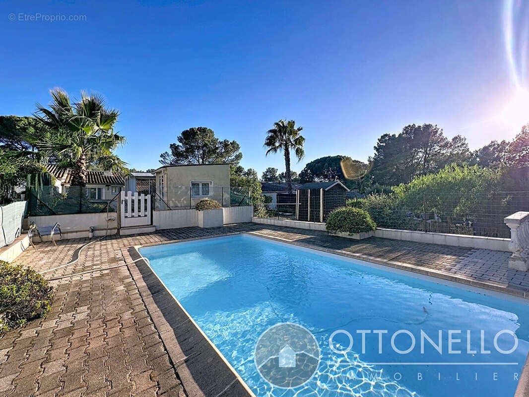 Maison à ROQUEBRUNE-SUR-ARGENS