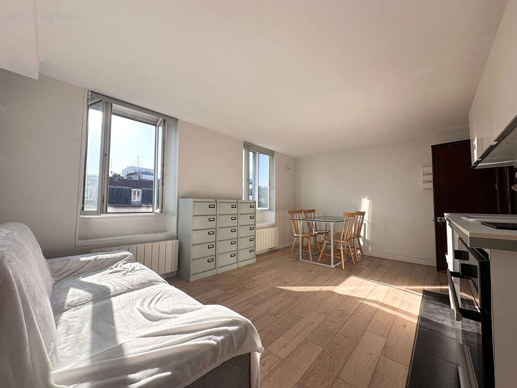 Appartement à PARIS-18E