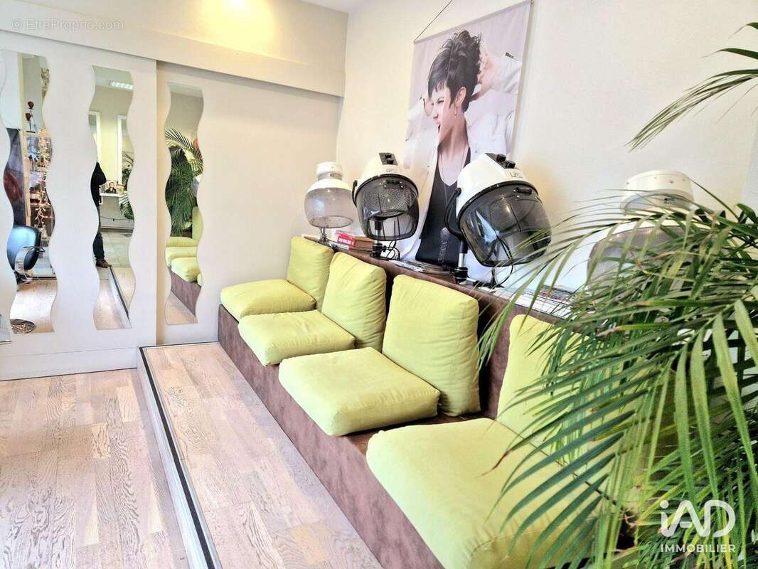 Photo 5 - Commerce à LE PONT-DE-CLAIX