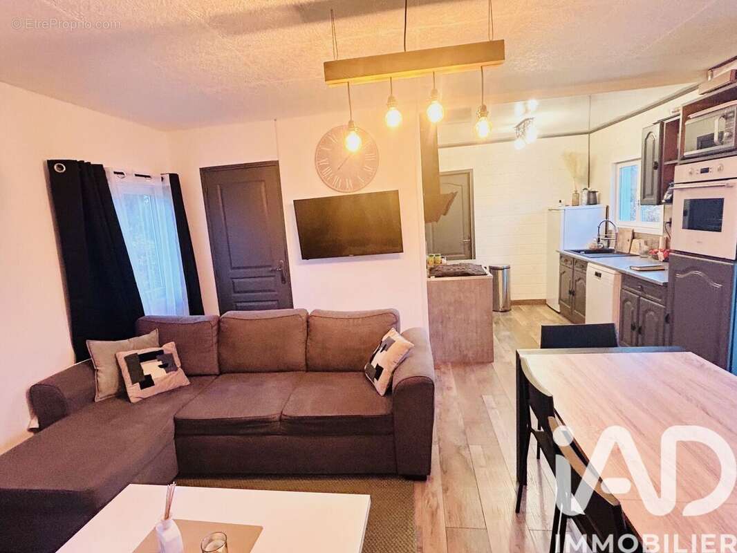 Photo 2 - Maison à NEUVILLE-FERRIERES