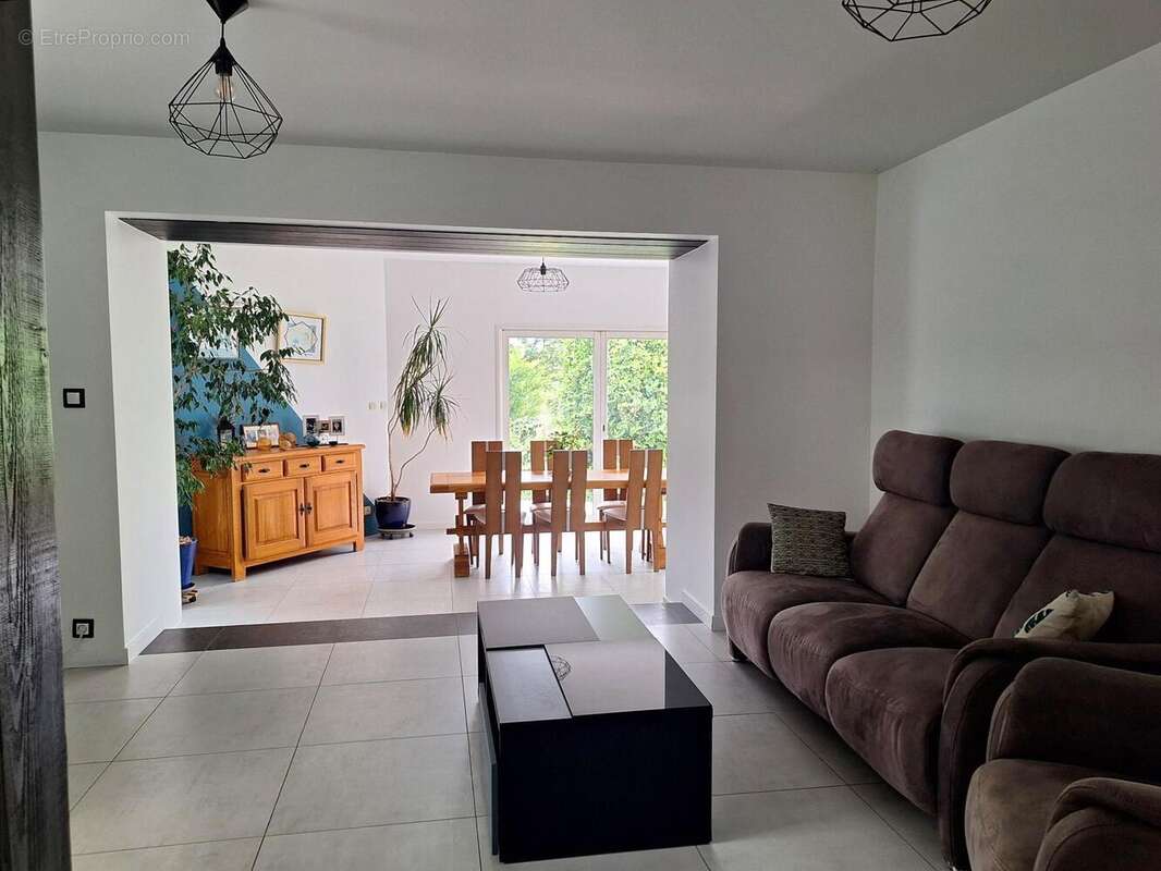 Maison à SAINT-JULIEN-DE-CONCELLES