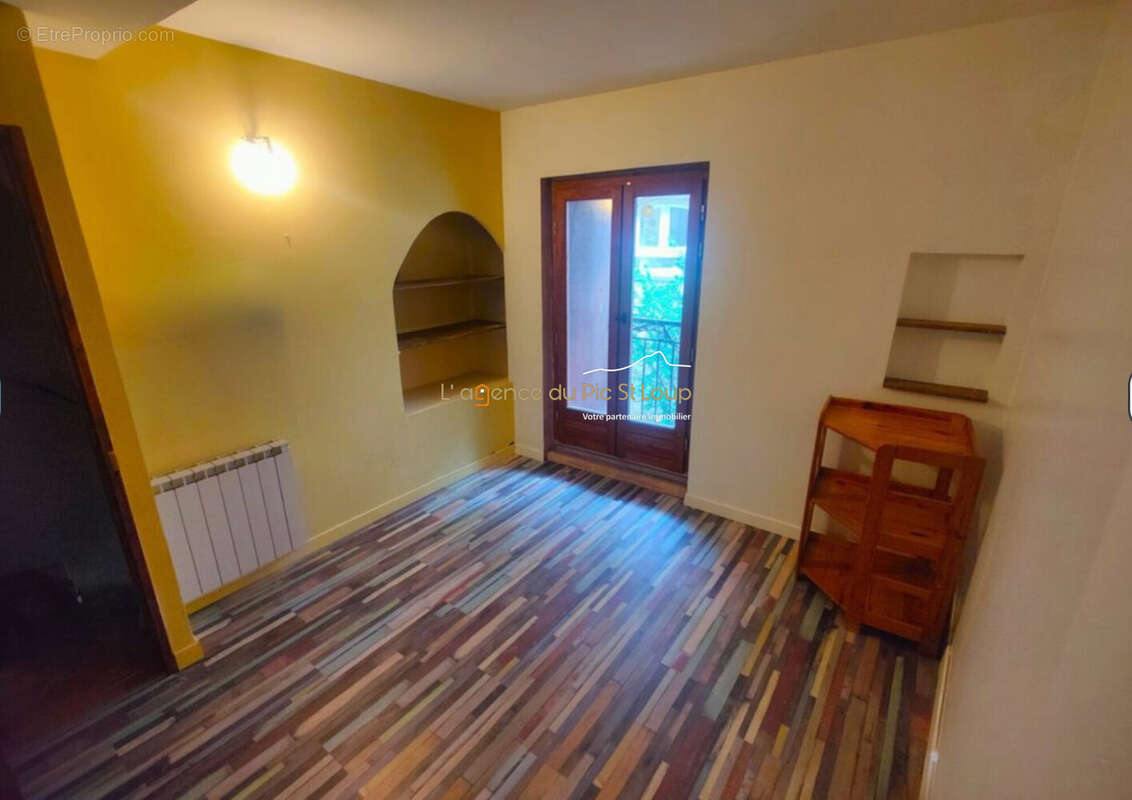 Maison à VIOLS-LE-FORT