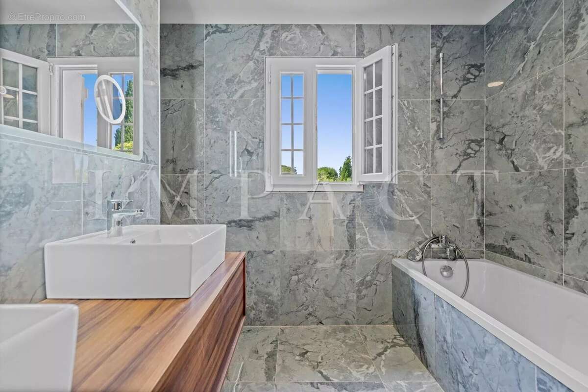 Maison à MOUGINS