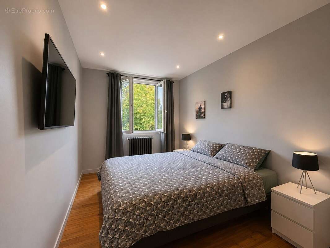 Appartement à SAINT-ETIENNE-DU-VAUVRAY