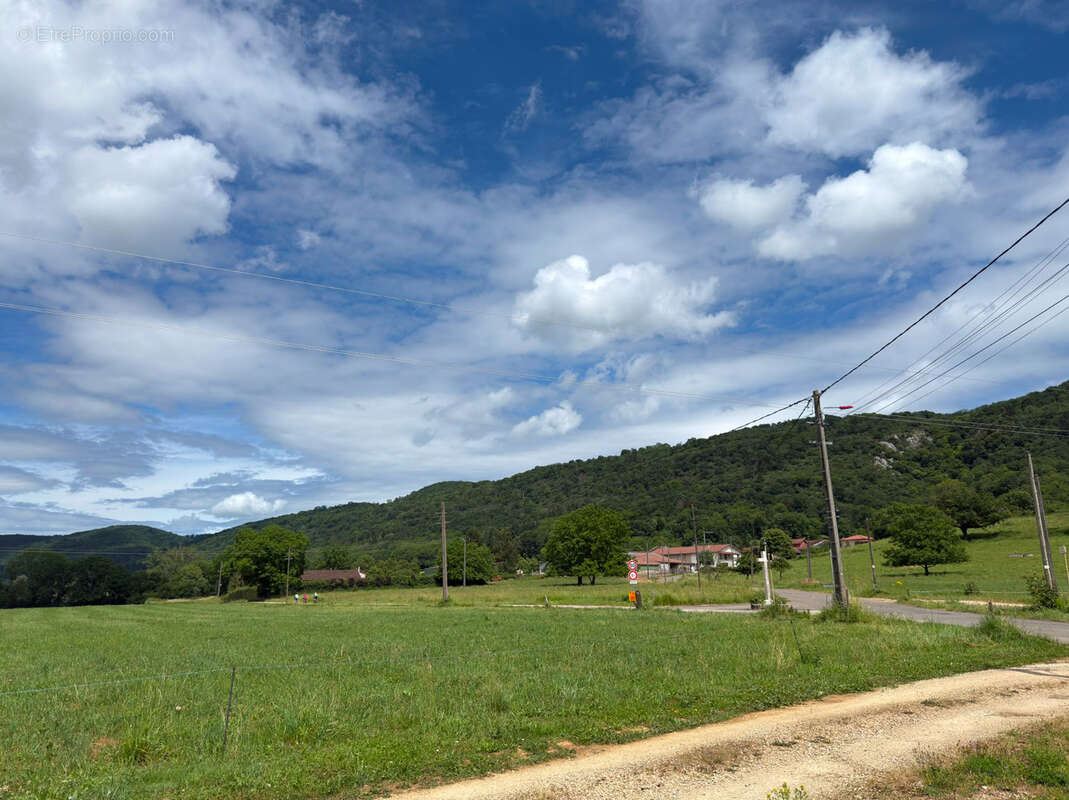 Terrain Constructible à Simandre-sur-Suran - photo 2