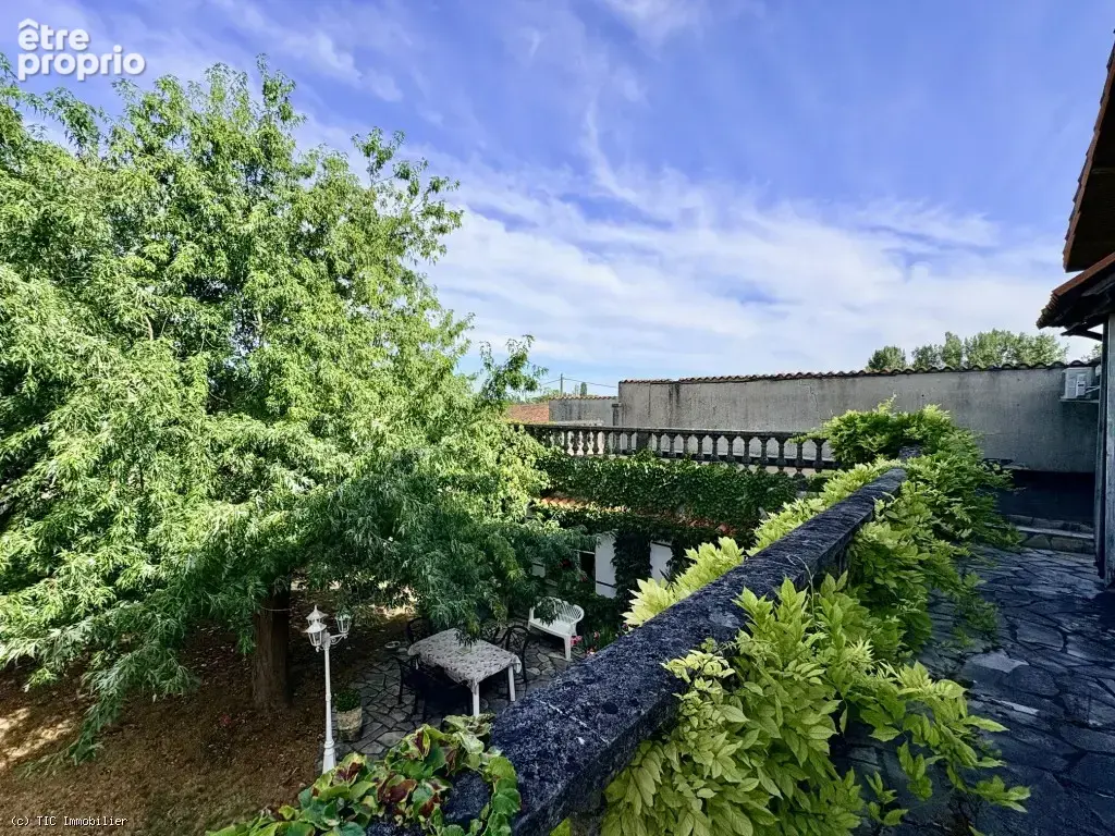 Très Beau Logis avec 6 chambres et Grand Terrain près de Ruffec - photo 32