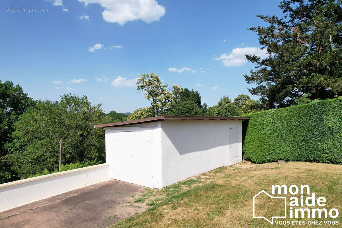 Maison 200 m² à La Coquille  - photo 8