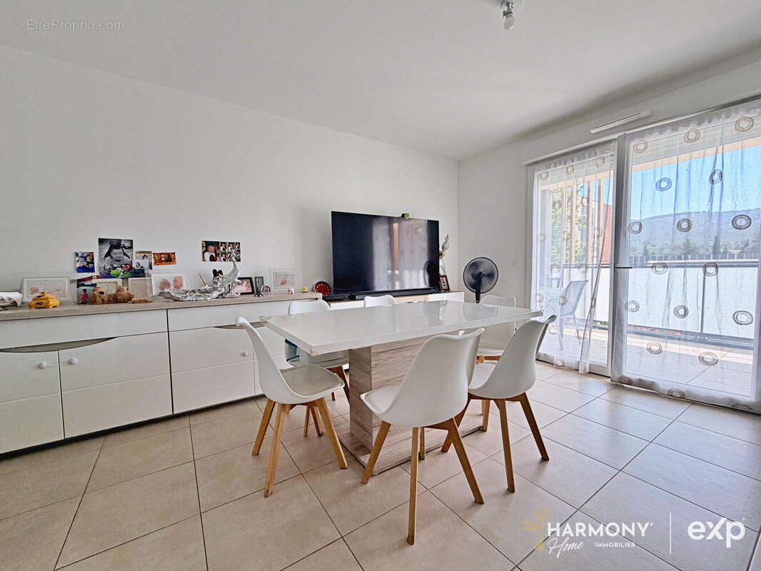 Appartement 76 m² à Marseille-11e  - photo 3