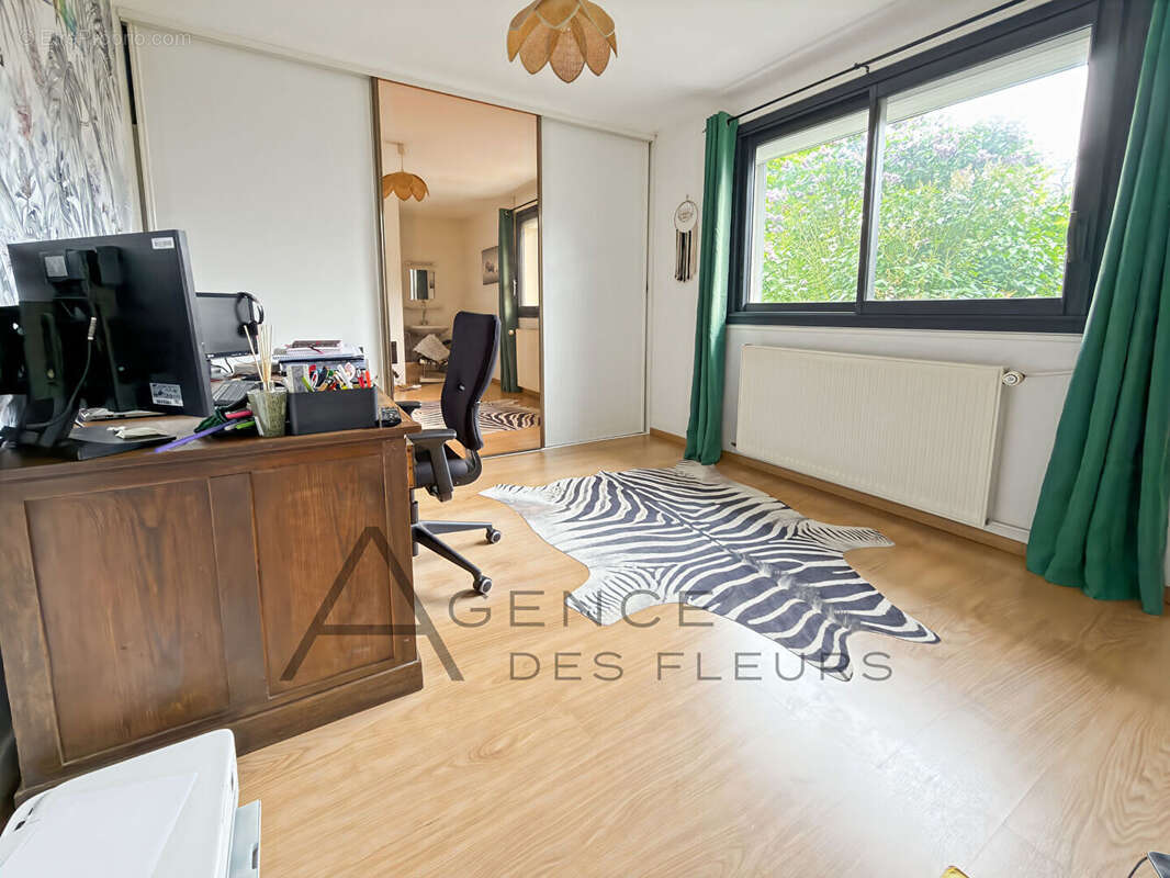 Maison Elbeuf 2237m2 - photo 11