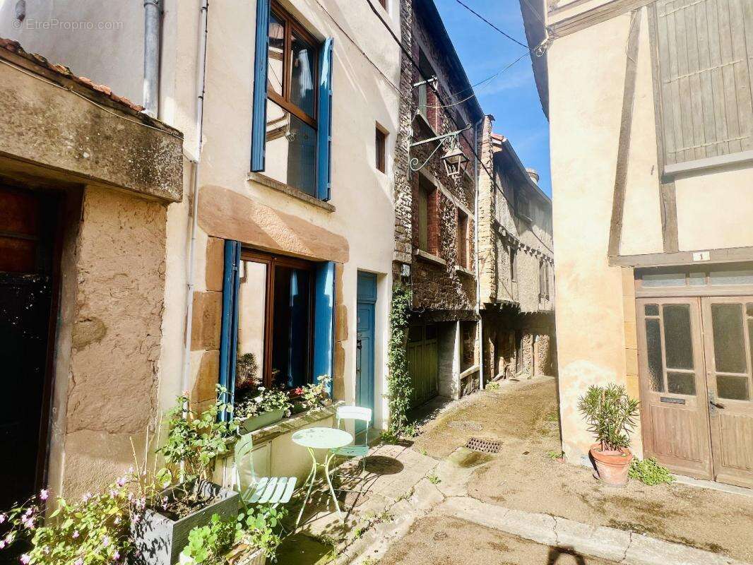 Maison à MONESTIES