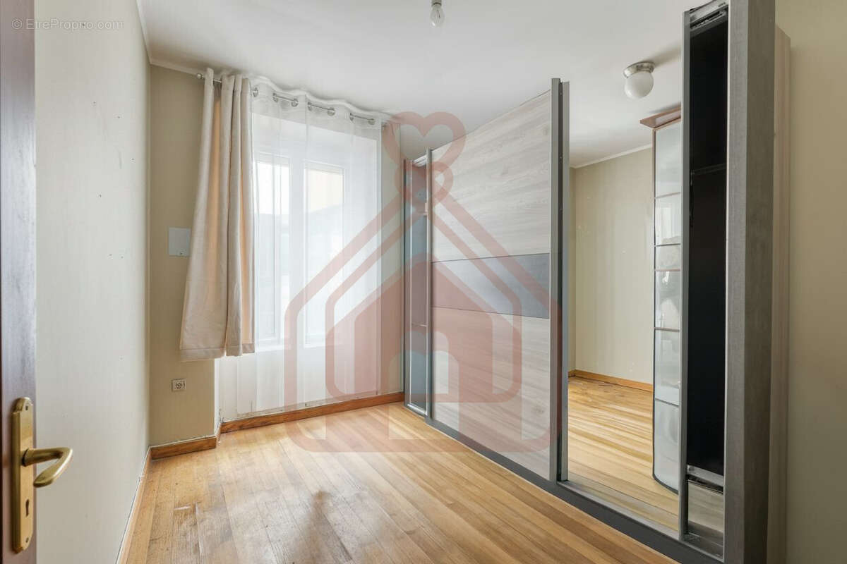 Appartement 94 m² à Le Kremlin-Bicetre  - photo 4