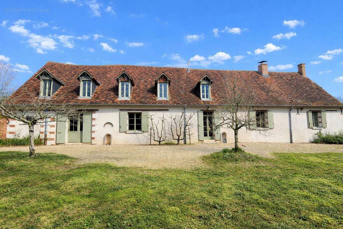 Maison à SAINT-MARTIN-D'AUXIGNY