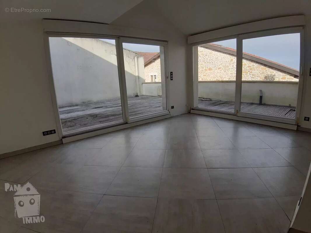 Proche Leyr grande maison de village - photo 3