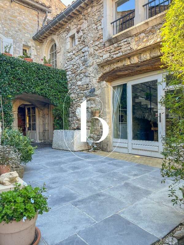 Maison à GOUDARGUES