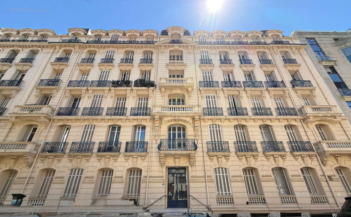 Loft avec verrière, mezzanine & accès jardin   Palais Astoria, Quartier des Fleurs - photo 2