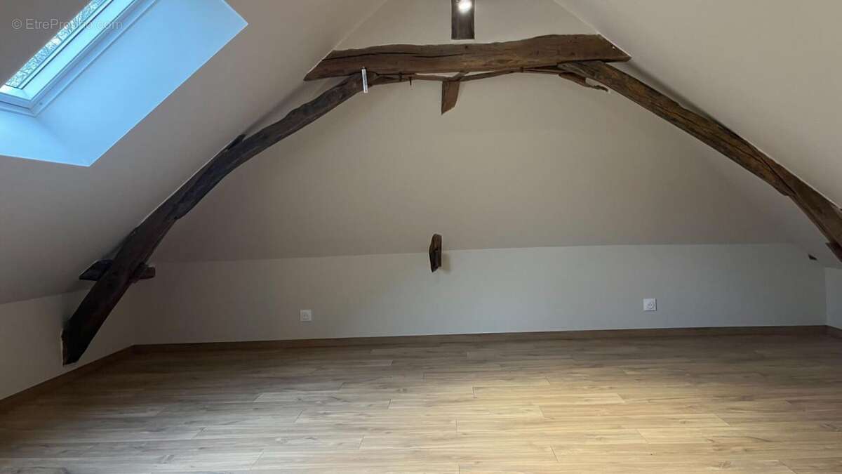 Maison à NEUILLE-PONT-PIERRE