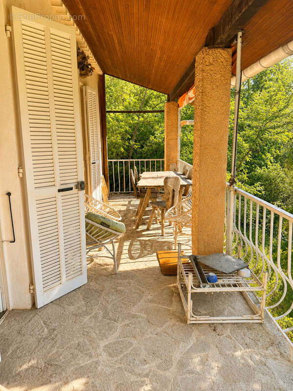 Authentique maison provençale sur 3171 m2 de terrain avec possibilité d'agrandissement - photo 3