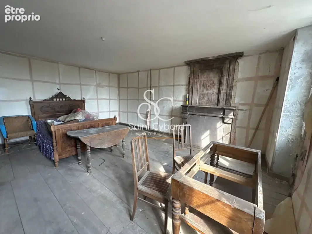 Maison  de caractere à rénover intégralement - photo 8