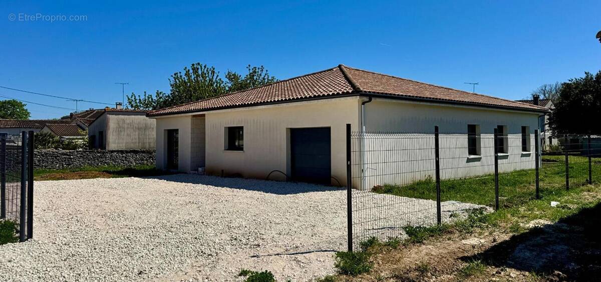 Maison à COGNAC