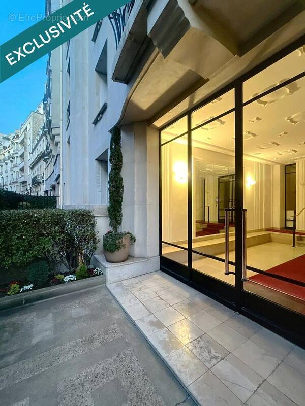 Photo 1 - Appartement à PARIS-16E