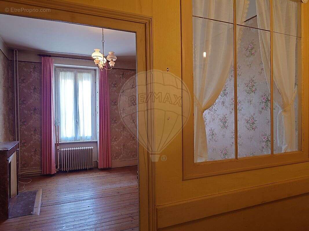 Maison à LUZY