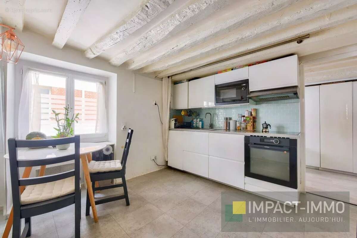 Appartement à COURBEVOIE